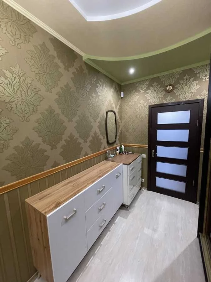 Sale of a 2-room apartment of 39 m², Generala Almazova St., 9