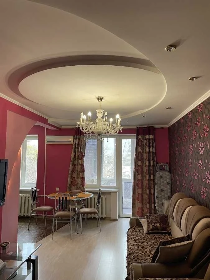 Sale of a 2-room apartment of 39 m², Generala Almazova St., 9