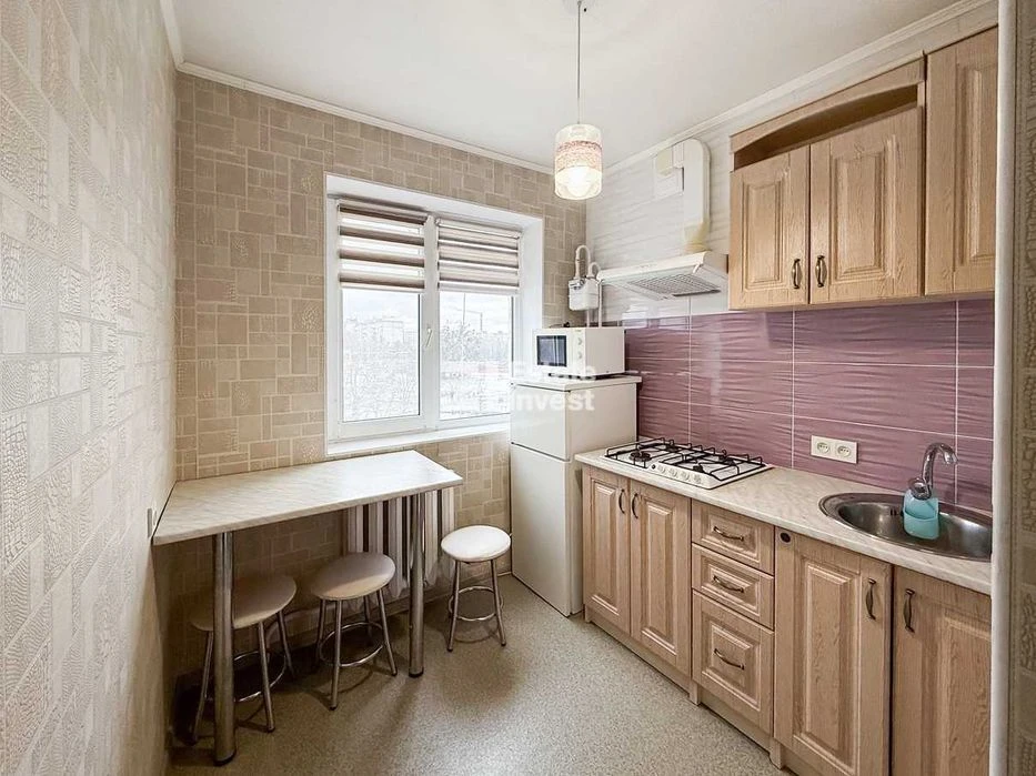 I will sell a 1-room apartment on Traktorostudivnyky Ave., 71D