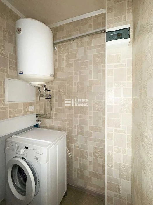 I will sell a 1-room apartment on Traktorostudivnyky Ave., 71D