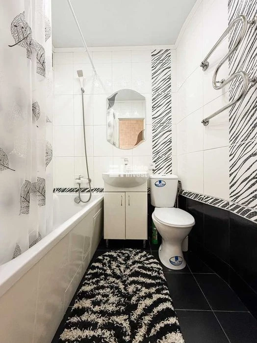I will sell a 1-room apartment on Traktorostudivnyky Ave., 71D