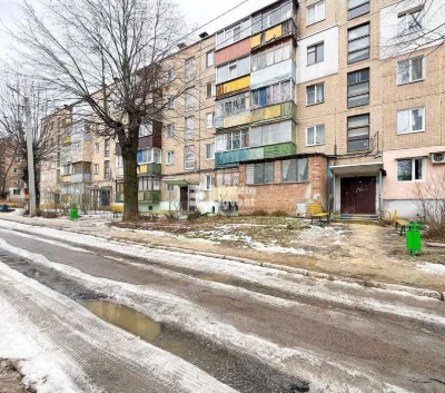I will sell a 1-room apartment on Traktorostudivnyky Ave., 71D