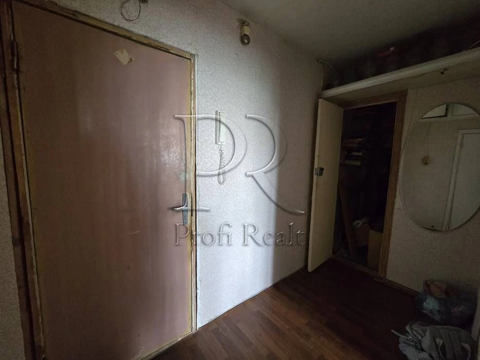 1-room apartment for sale near the metro station Glushkova Avenue 34