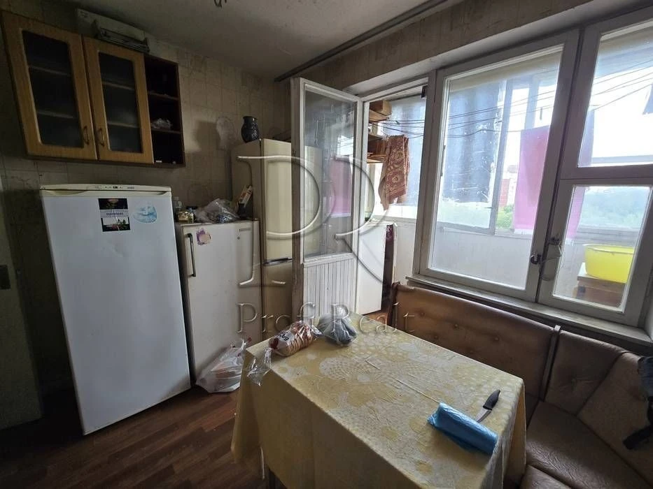 1-room apartment for sale near the metro station Glushkova Avenue 34