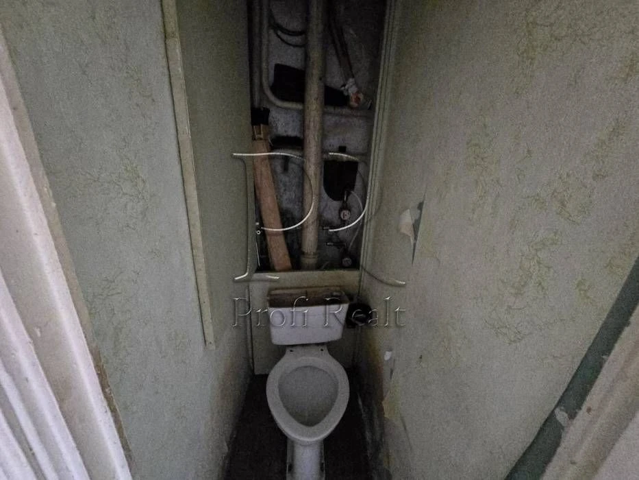 1-room apartment for sale near the metro station Glushkova Avenue 34