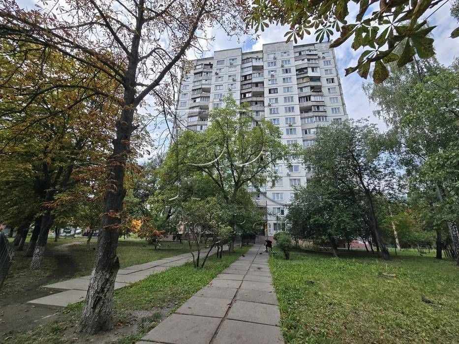 1-room apartment for sale near the metro station Glushkova Avenue 34