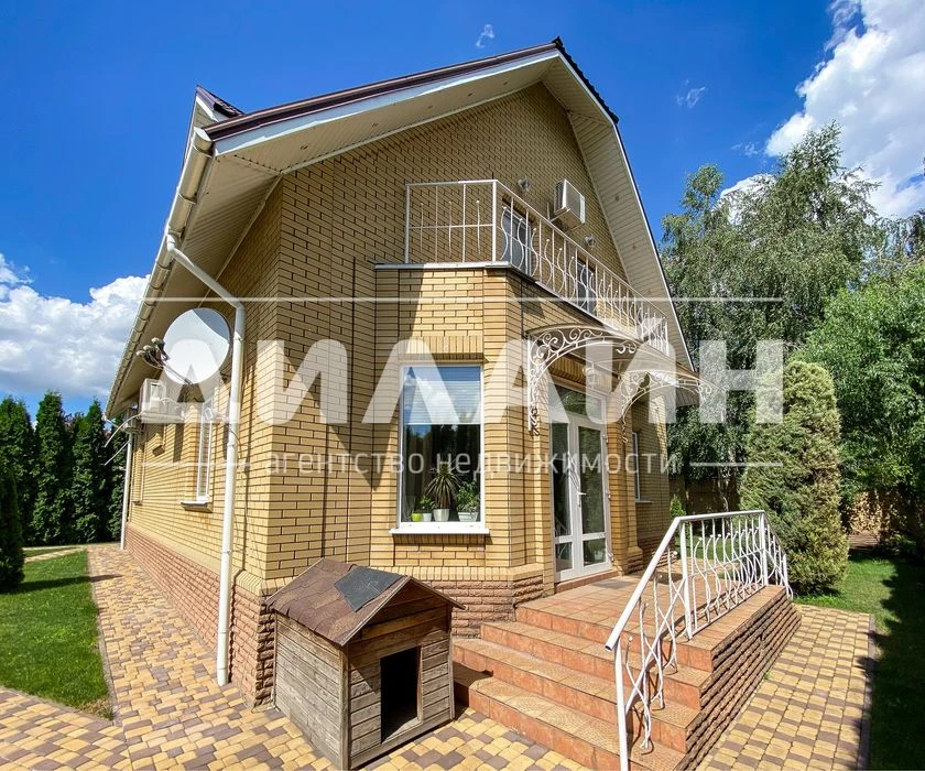 Прекрасный дом с бассейном 240 м2 , 4 спальни , 2 с/у