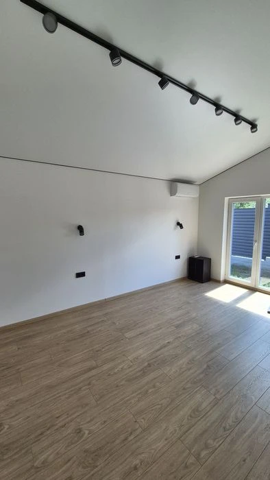 Стильний будинок Барнхаус 87 м² з терасою біля Житомира (5 х
