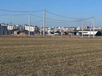 Продажа участка на массиве