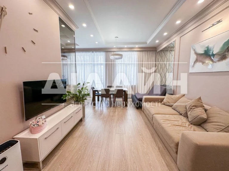 Designer 3-room apartment in the closed residential complex "Palladio"