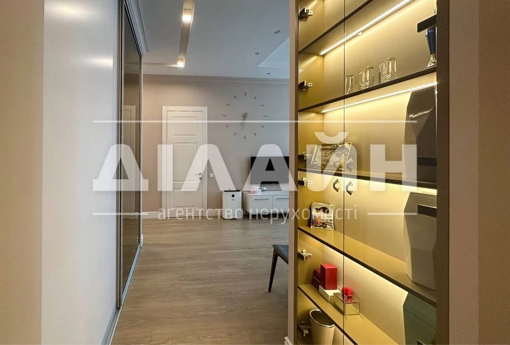 Дизайнерська  3х кімн квартира у закритому ЖК «Палладіо»