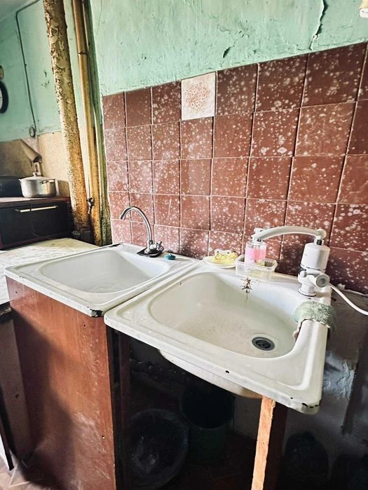 Продам комнату в малосемейке у моря.