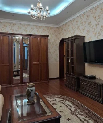 I will sell an apartment on Saksaganskogo Street 43 CENTER. WITHOUT COMMISSION