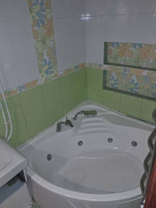 I will sell an apartment on Saksaganskogo Street 43 CENTER. WITHOUT COMMISSION
