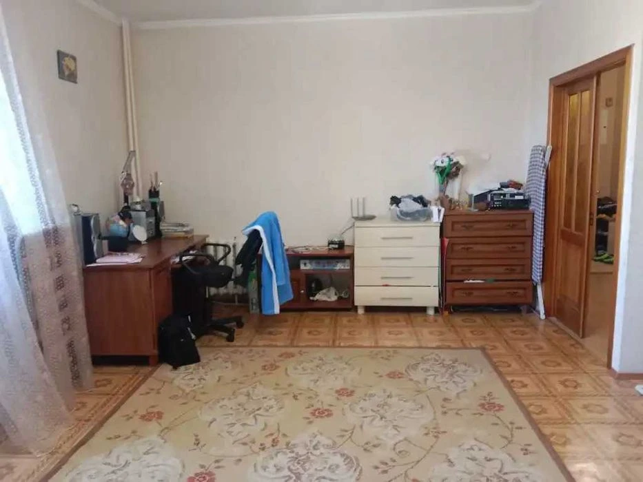Продам просторную 2-к квартиру Уральская Национальной гварды