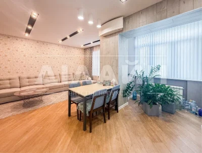 Elite and luxurious 3-room apartment 90 m2 on Ukrainian Street