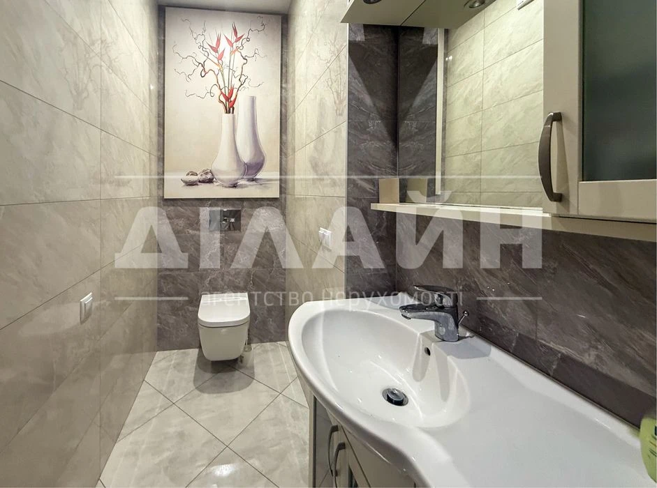 Elite and luxurious 3-room apartment 90 m2 on Ukrainian Street