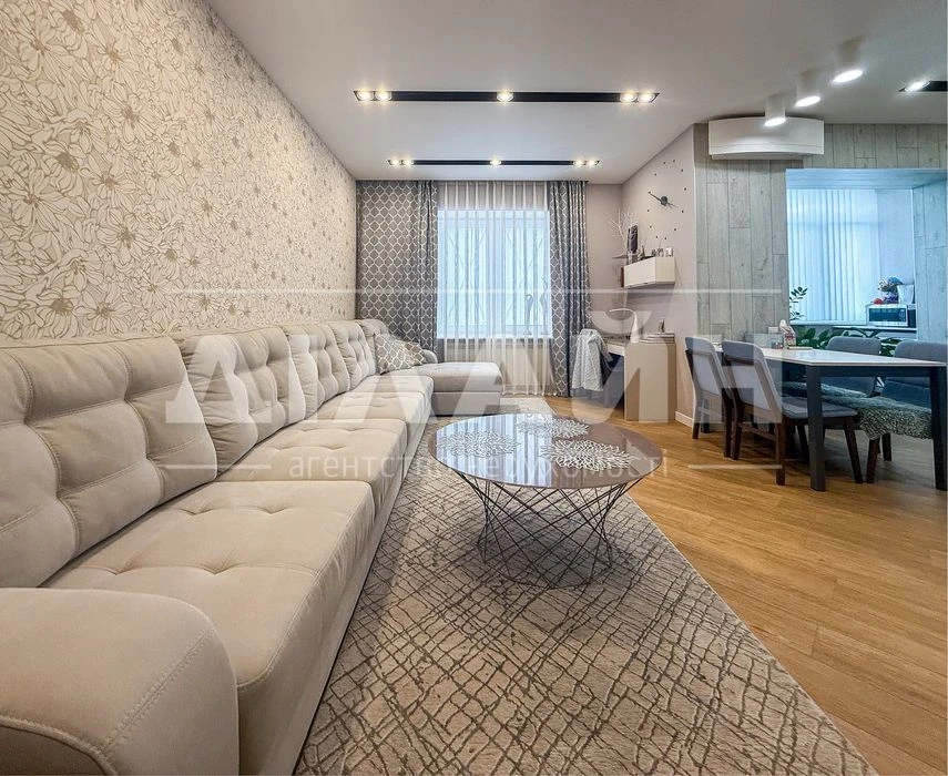 Elite and luxurious 3-room apartment 90 m2 on Ukrainian Street