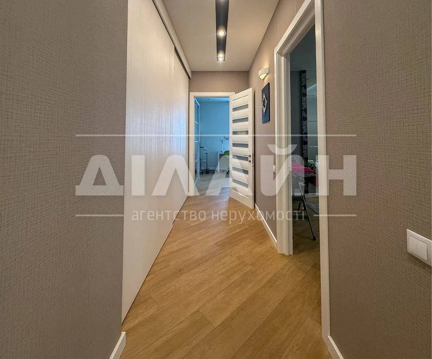 Elite and luxurious 3-room apartment 90 m2 on Ukrainian Street