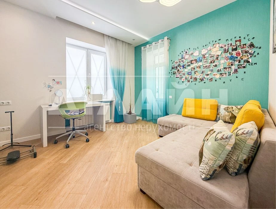 Elite and luxurious 3-room apartment 90 m2 on Ukrainian Street
