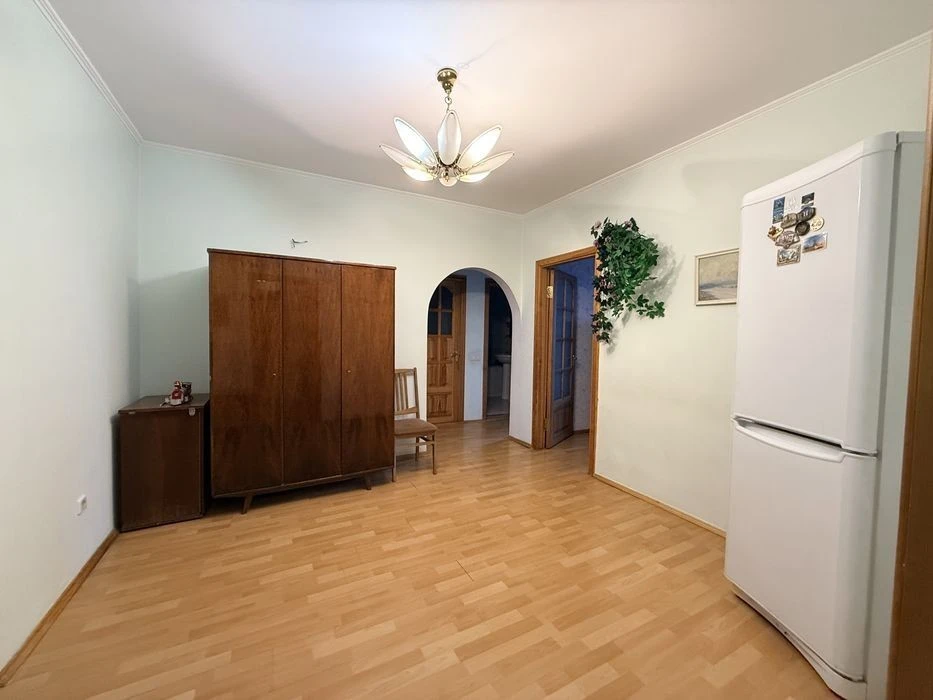 3-room apartment, Kharkivske shosse, 158