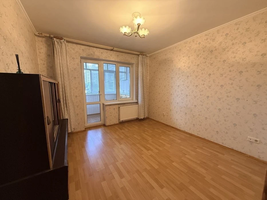 3-room apartment, Kharkivske shosse, 158