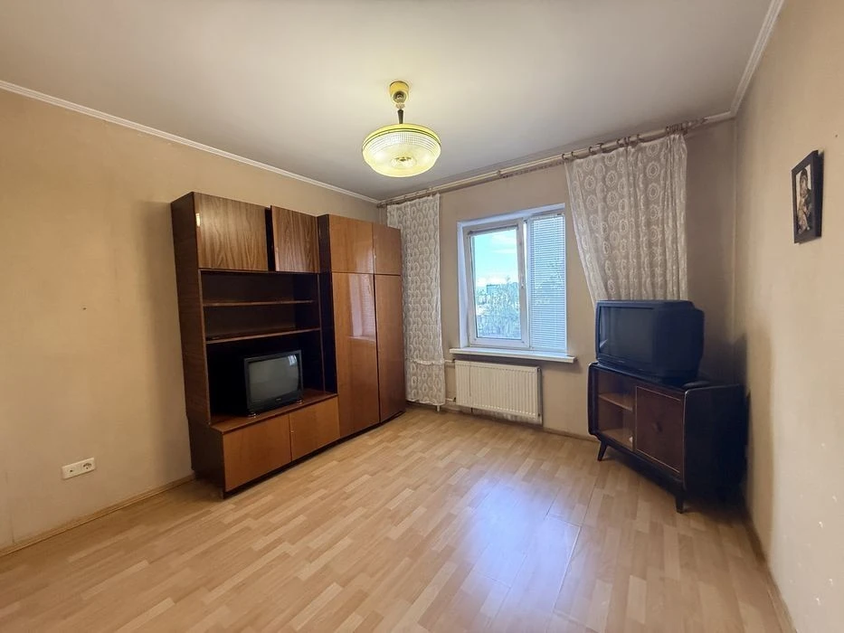 3-room apartment, Kharkivske shosse, 158