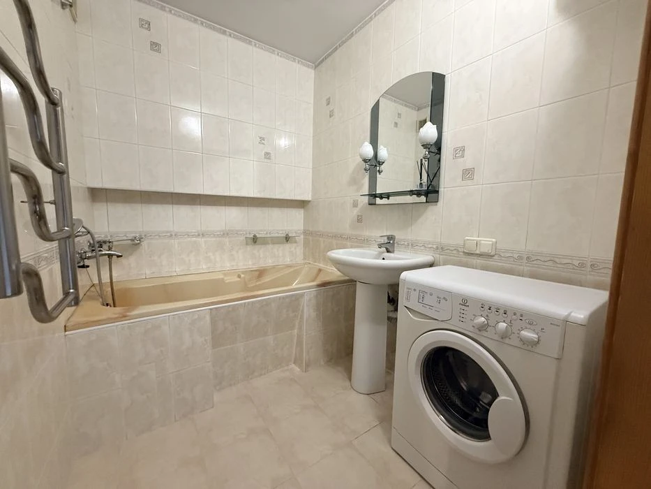 3-room apartment, Kharkivske shosse, 158