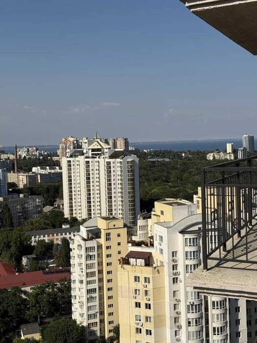 Apartment for sale with renovation Park Peremohy residential complex Akropol Legal
