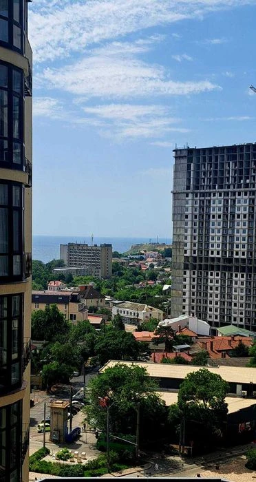 Продам квартиру 80 кв.м. на 16 в. Б.Фонтана
