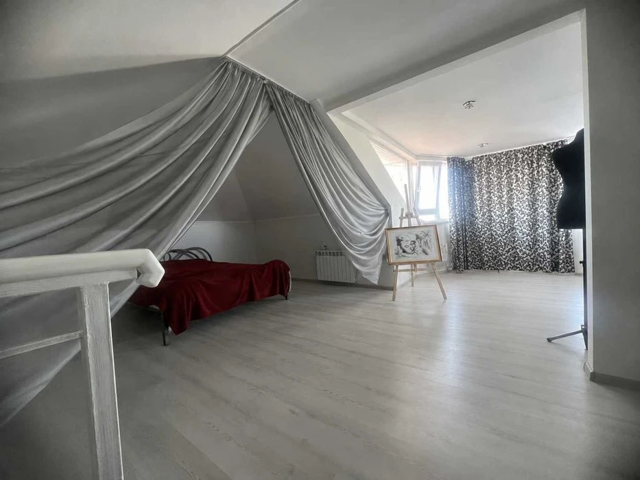 Продаж будинку 230м2 19сот  №15122