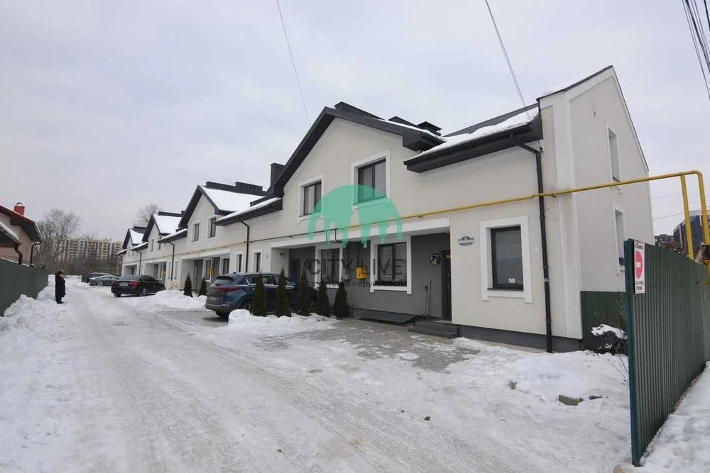 Зданий Таун Хаус в Івано-Фанківську, 10 хвилин авто до стоме