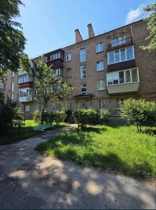 Sale of 2-room apartment 45.10m 1st floor Brick State program