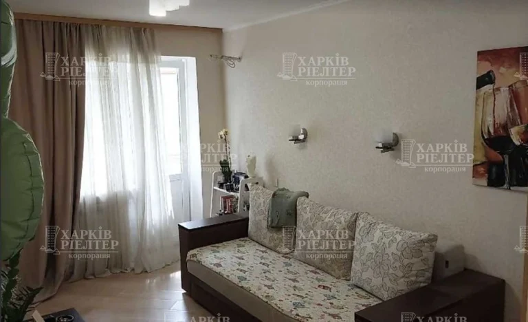 I am selling a 2-room apartment in the very center of the city! od7