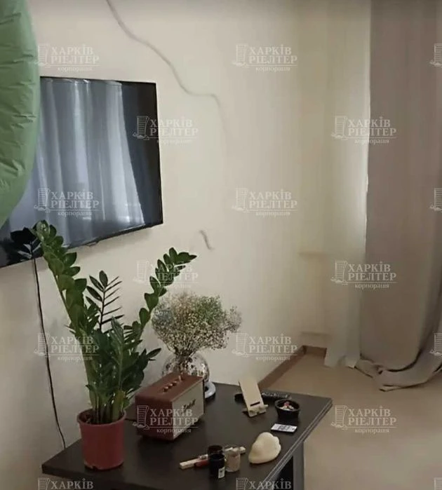 I am selling a 2-room apartment in the very center of the city! od7