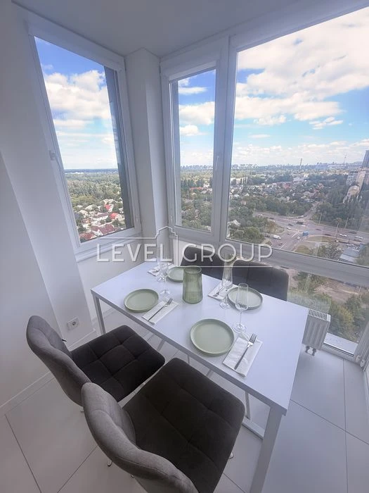 Продаж 1кім квартири (євродвушка) з ремонтом, 42м2 в ЖК 4U,