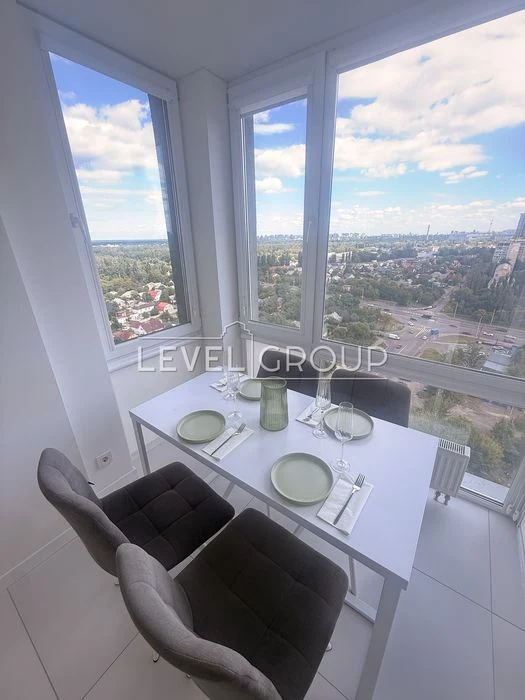 Продаж 1кім квартири (євродвушка) з ремонтом, 42м2 в ЖК 4U,