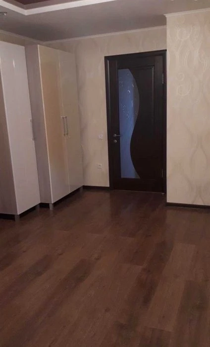 Продам 2к квартиру в новобудові, 70кв.м, 6/9 пов, цегла, кот