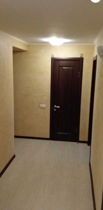 Продам 2к квартиру в новобудові, 70кв.м, 6/9 пов, цегла, кот