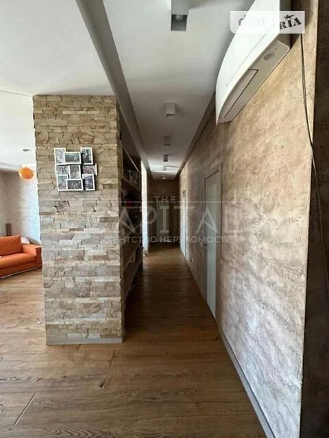 Sale of 3-room apartment 130 sq. m. on Vasylya Tyutyunnyka 37/1 •