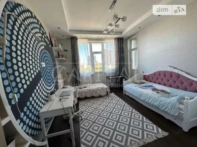 Sale of 3-room apartment 130 sq. m. on Vasylya Tyutyunnyka 37/1 •