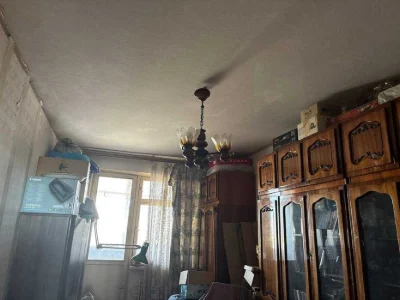 I am selling a 3-room apartment in Oleksiyivka.