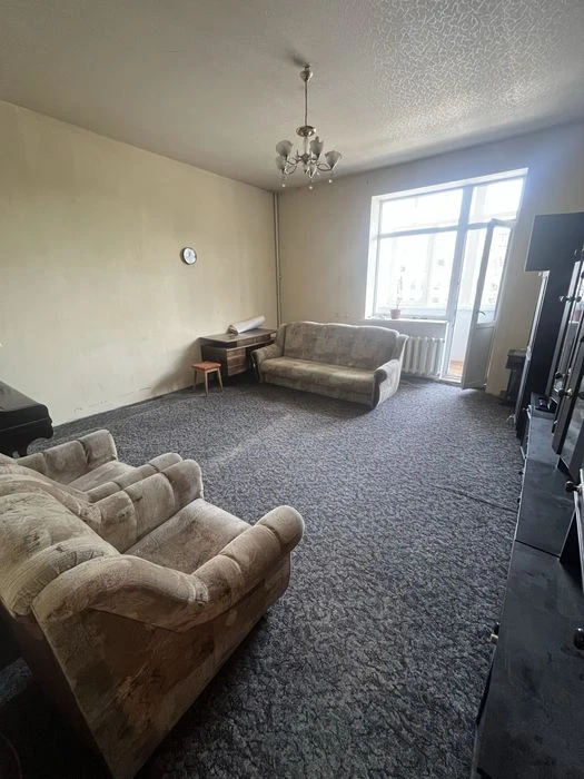 Selling a 3-room apartment in the center of Gosprom, Nezavisimosti Avenue, 7.