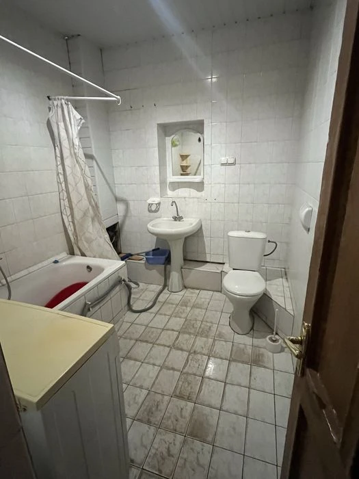 Selling a 3-room apartment in the center of Gosprom, Nezavisimosti Avenue, 7.