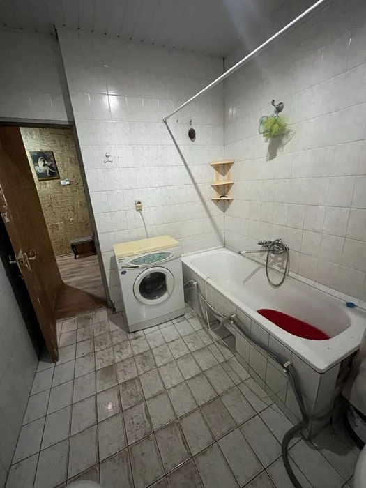 Selling a 3-room apartment in the center of Gosprom, Nezavisimosti Avenue, 7.
