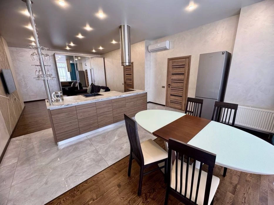 Продам 2к квартиру (81м2), набережная, центр новострой, ЖК Д