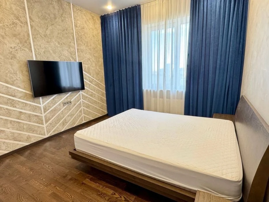 Продам 2к квартиру (81м2), набережная, центр новострой, ЖК Д