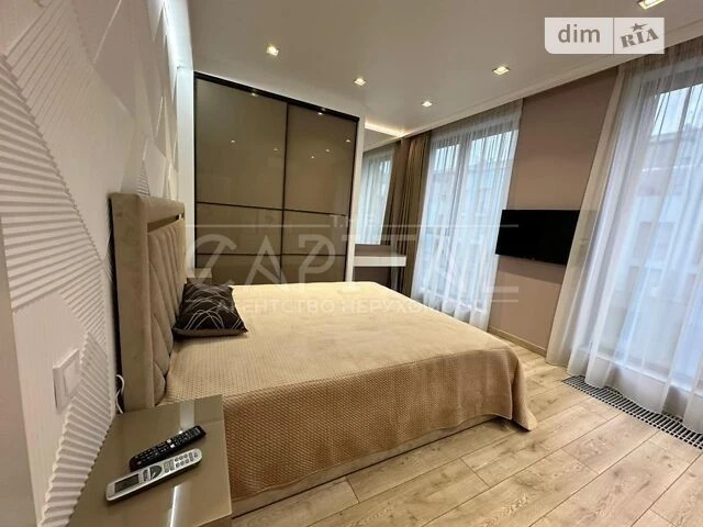 Sale of 2-room apartment 104 sq. m on Naberezhno-Rybalska Street to