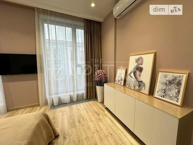 Sale of 2-room apartment 104 sq. m on Naberezhno-Rybalska Street to