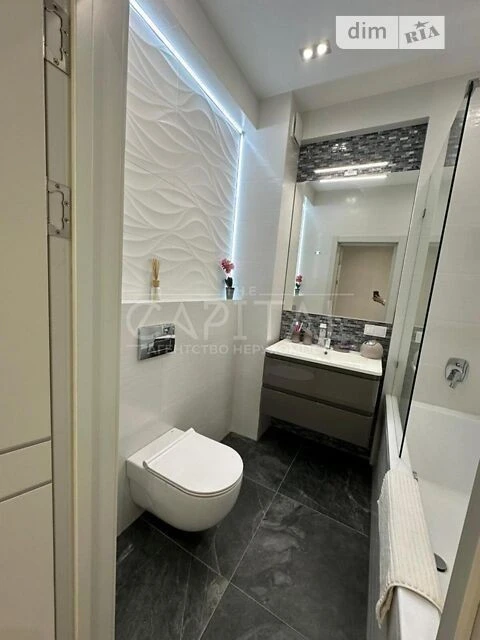 Sale of 2-room apartment 104 sq. m on Naberezhno-Rybalska Street to